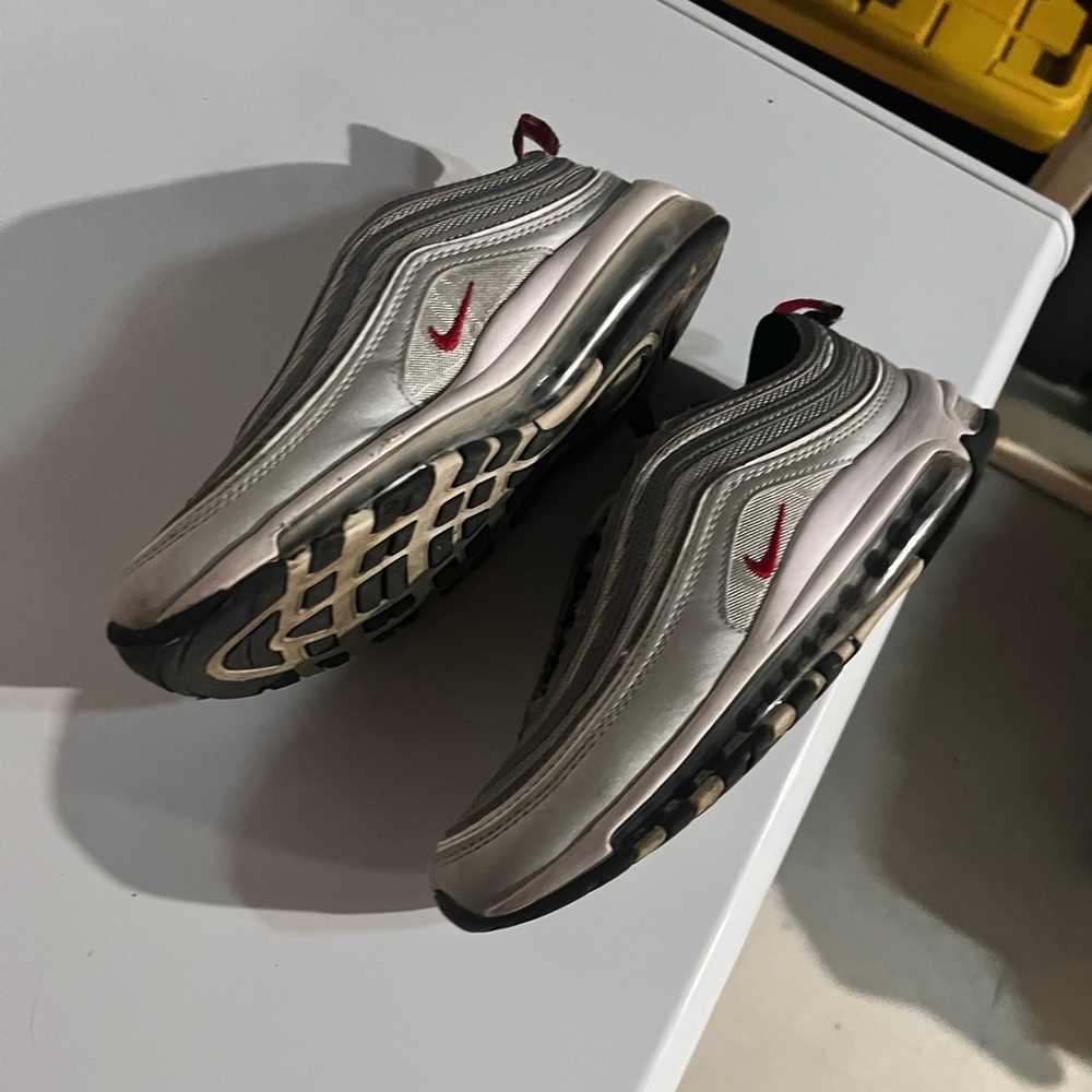 Nike Men's Air Max 97 Metallic Silver Sneakers - Picture 2 of 6